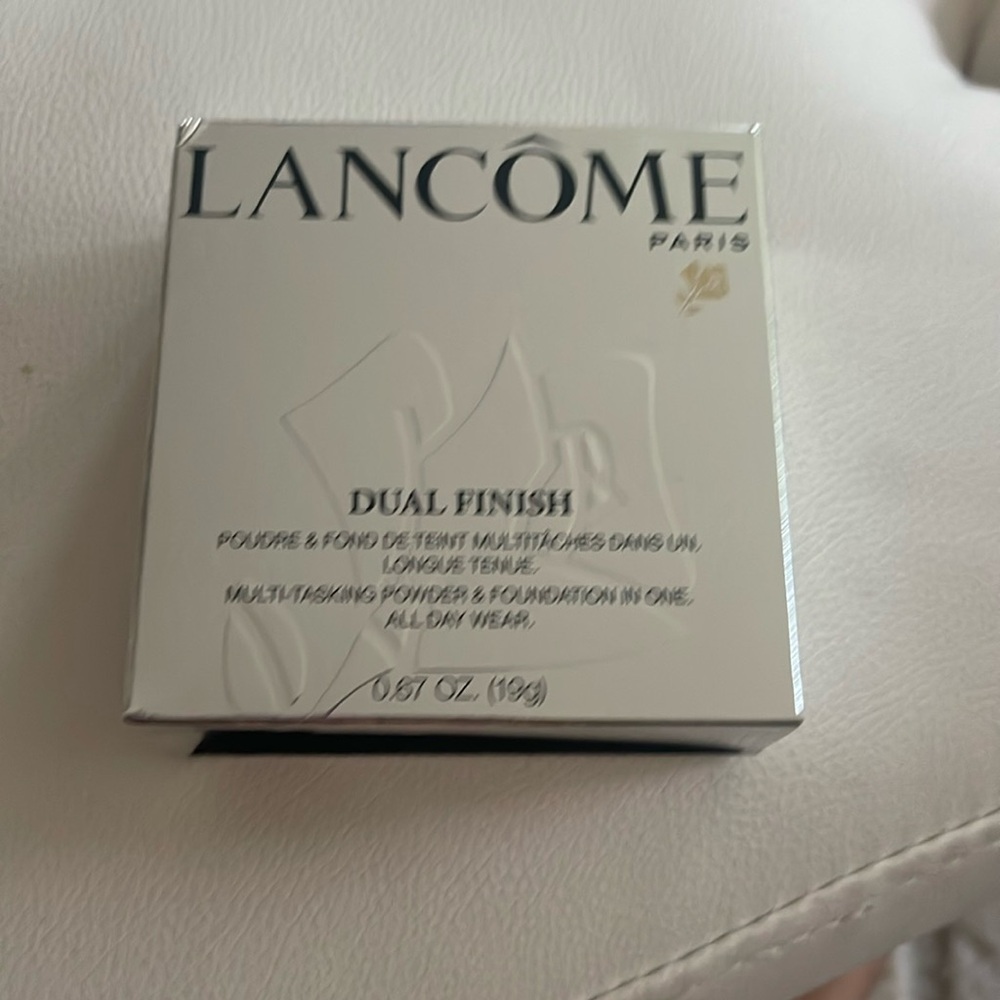 Lancôme dual finish powder/foundation NEW